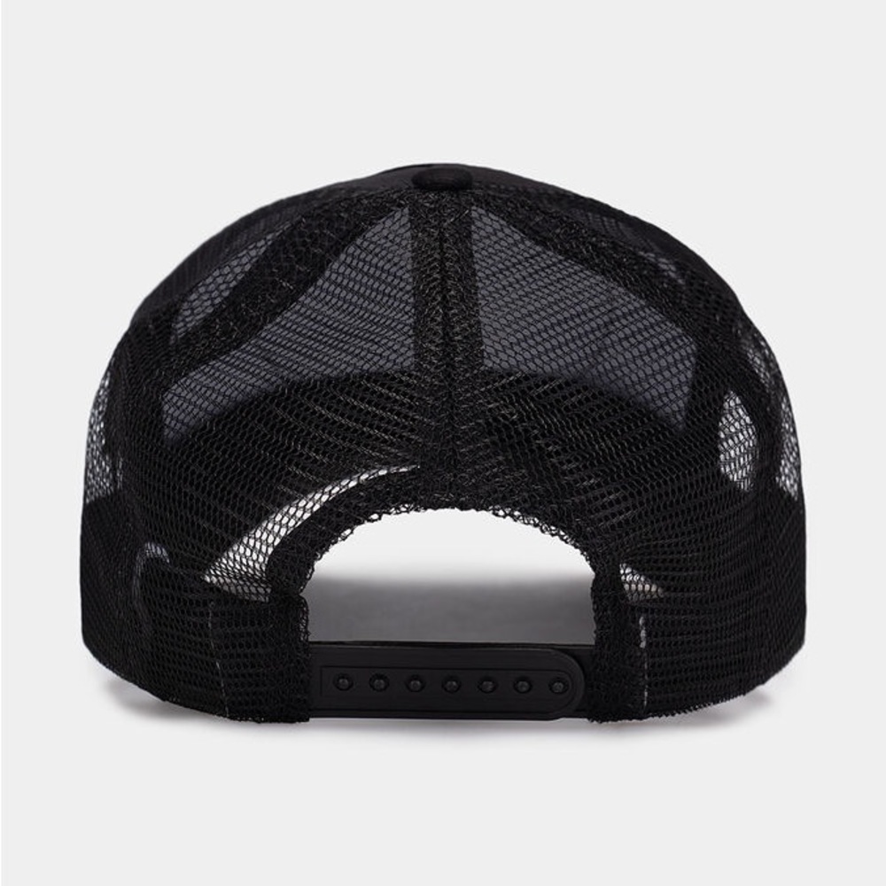 New GUESS Baseball hat with attractive patch - Picture 2 of 6